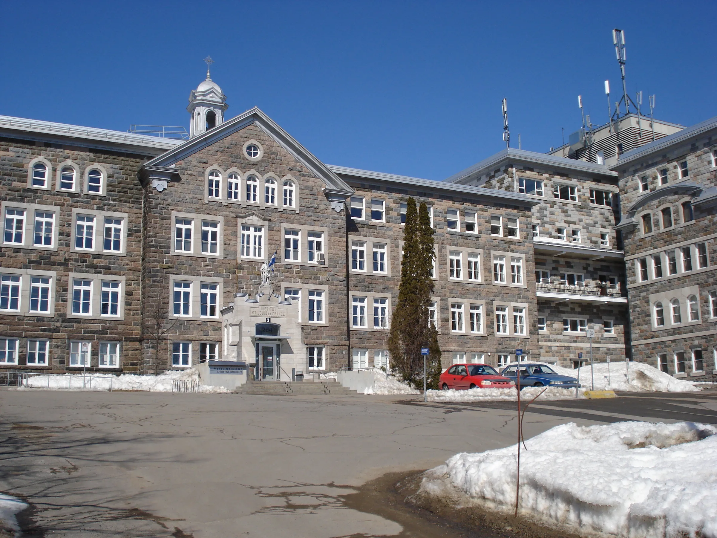 Bâtiment de l'Institut Saint-Louis à Loretteville